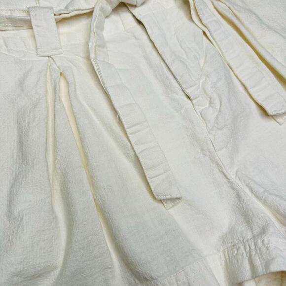 Free People Off White Women’s Tie Waist Pleated Shorts - Picture 2 of 7